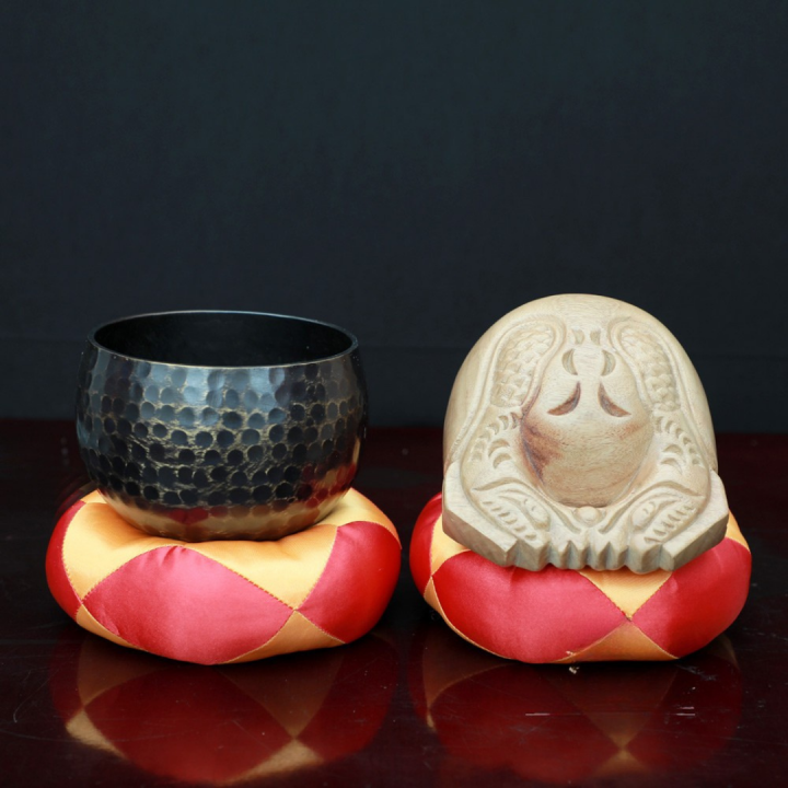 Bộ Chuông Mõ Tụng Kinh Tại Gia , Chuông đồng vảy cá sơn đen vân vàng , Mõ gỗ chương mộc
